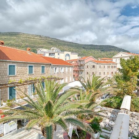 Symphony Apartments Street View Petrovac Exterior photo