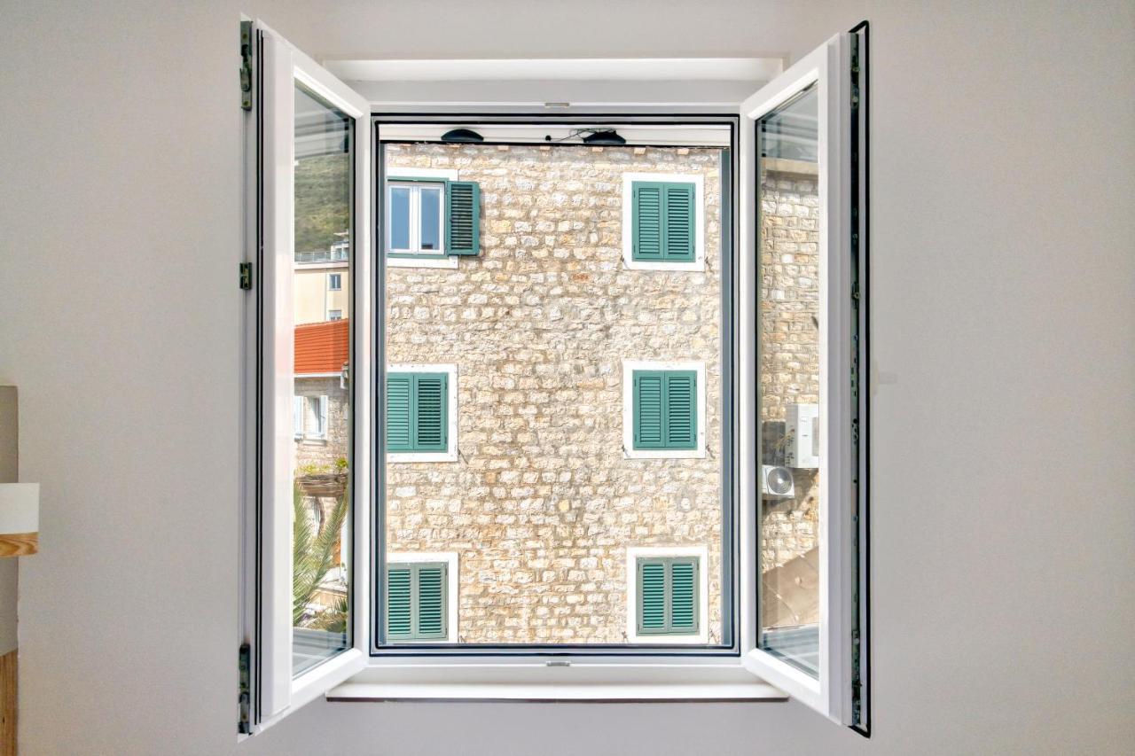 Symphony Apartments Street View Petrovac Exterior photo